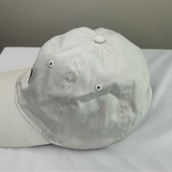 Butterfly embroidered white baseball‎ cap - Picture 3 of 5